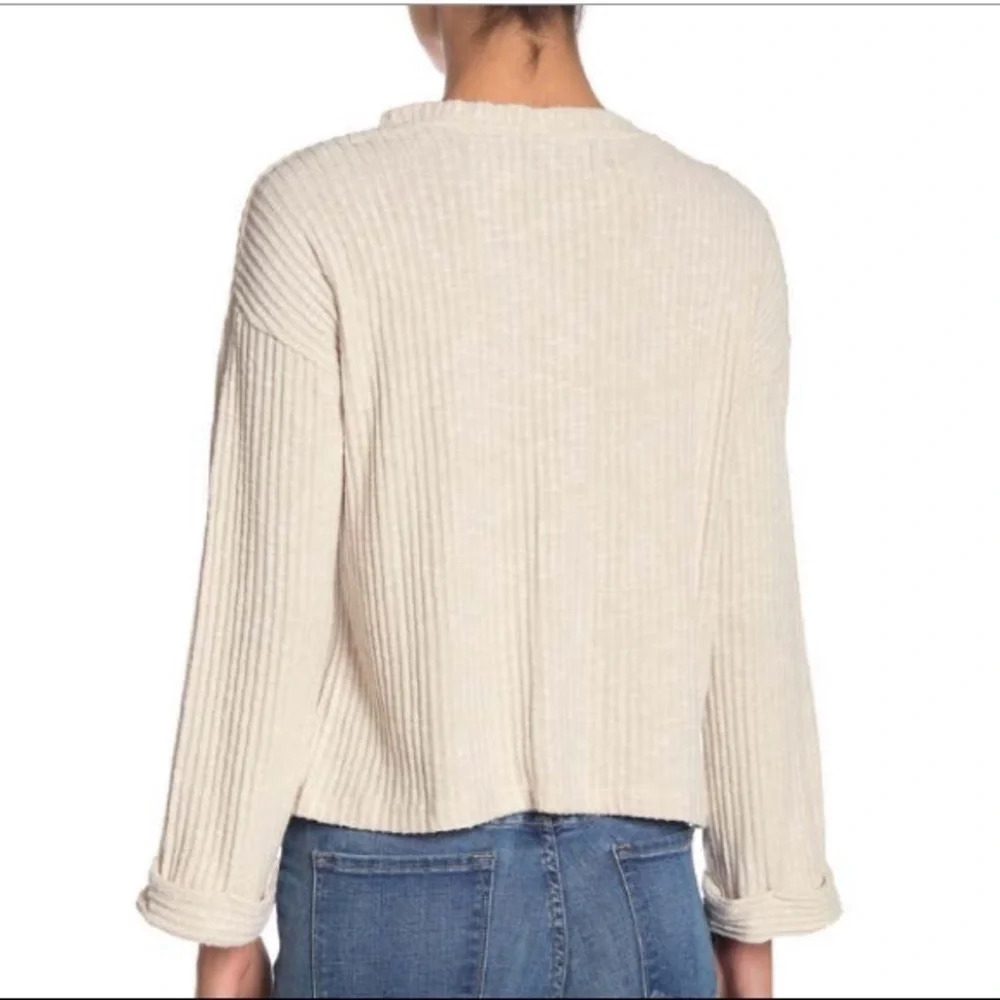 Code x Mode Long‎ Sleeve V-Neck Sweater - Picture 2 of 11